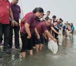 नारायणी नदि र सुस्ता तालमा ५१ हजार माछाको भुरा छाडियो ।